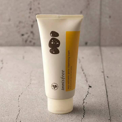 Sữa Rửa Mặt Tẩy Da Chết Innisfree Jeju Volcanic Pore Scrub Foam 150ml Hàn Quốc