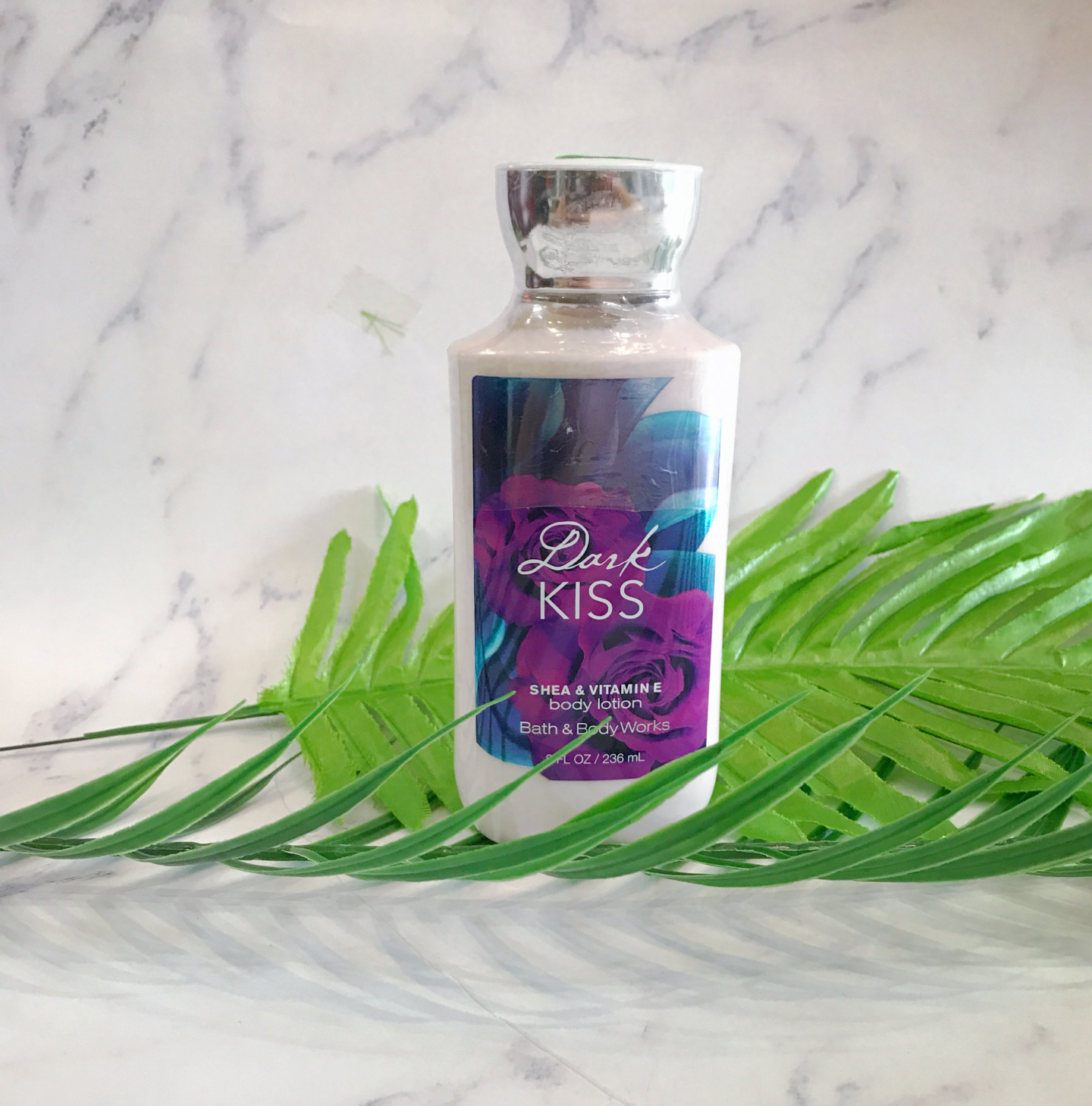 Sữa Dưỡng Thể Bath & Body Works Dark Kiss Shea & Vitamin E Body Lotion 236ml Dưỡng Da Mặt-1