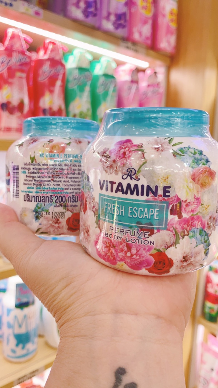 Dưỡng Thể Hương Nước Hoa AR Vitamin E Perfume Body Lotion 200g Thái Lan Dưỡng Da Mặt-1